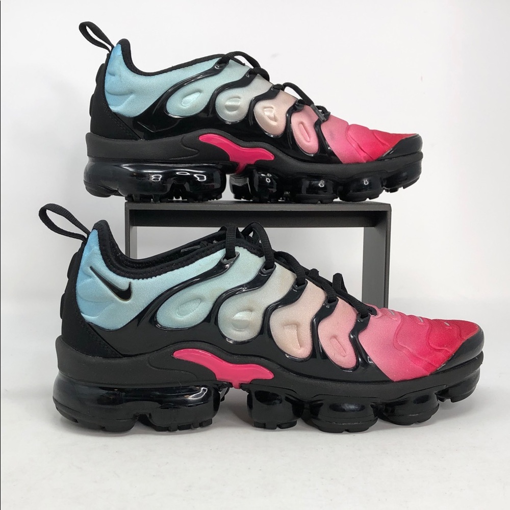 Nike Air Vapormax Plus Rocket Pop CZ7954-600 Women’s Athletic Shoes - Size 9